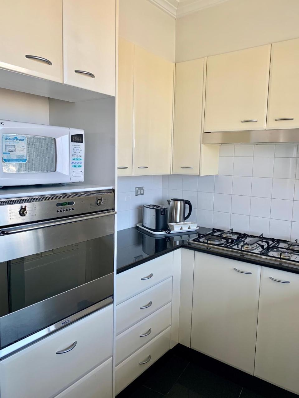 Castle Serviced Apartments Сидней Экстерьер фото